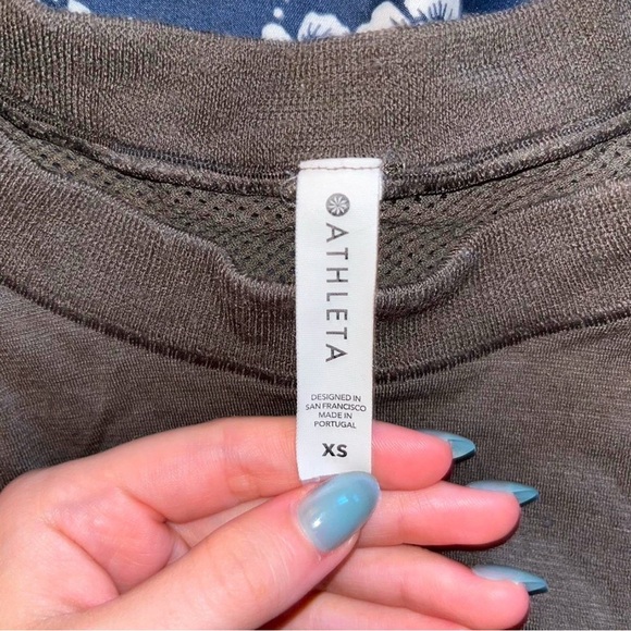 2 Pairs of Athleta Women’s Tank Tops - Picture 3 of 3